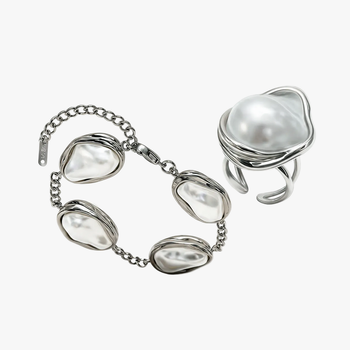 Chunky pearl bracelet and ring set